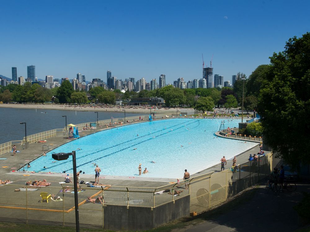 Parks commissioner wants to extend Kits, New Brighton pool seasons
